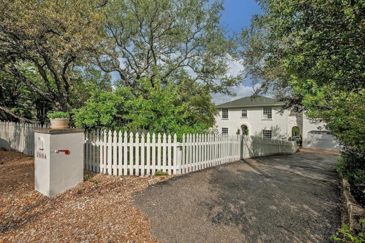 Chateau Lake Austin Extérieur photo